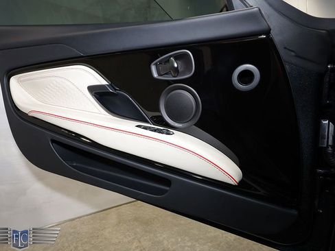 Used 2022 Aston Martin DBS Superleggera image 23