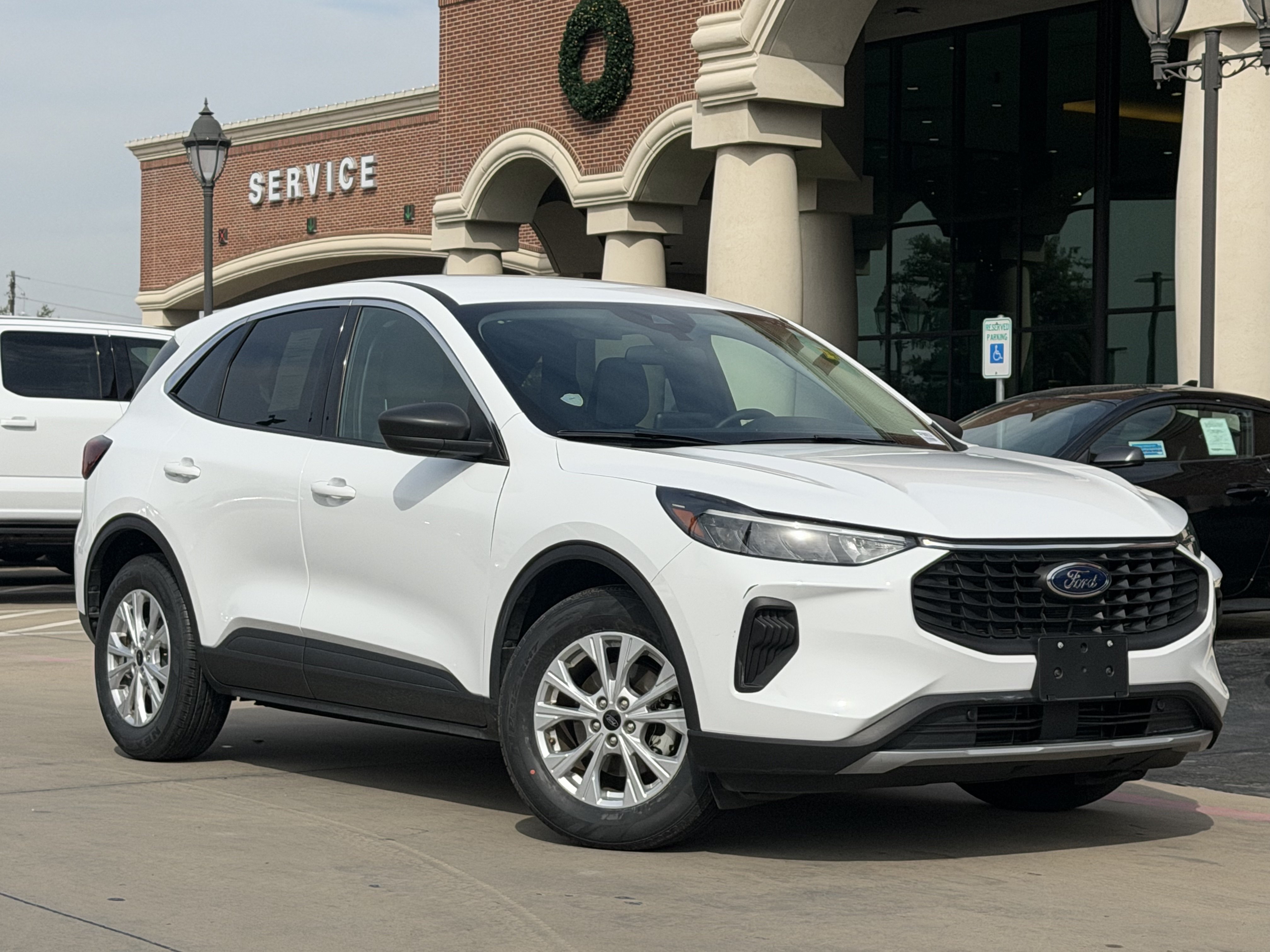 Used 2024 Ford Escape Active FWD image 1