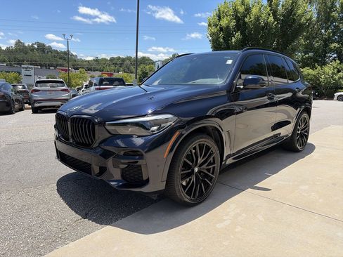 Used 2023 BMW X5 xDrive40i w/ M Sport Package AWD/4WD image 4