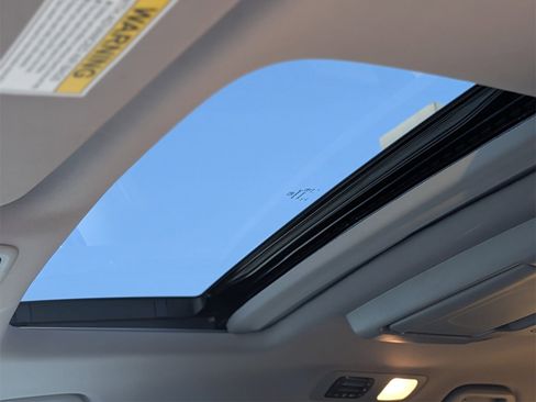 Used 2023 Honda Odyssey Elite image 16