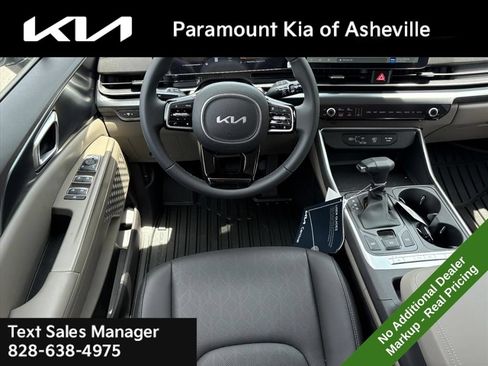 New 2026 Kia Carnival FWD image 23