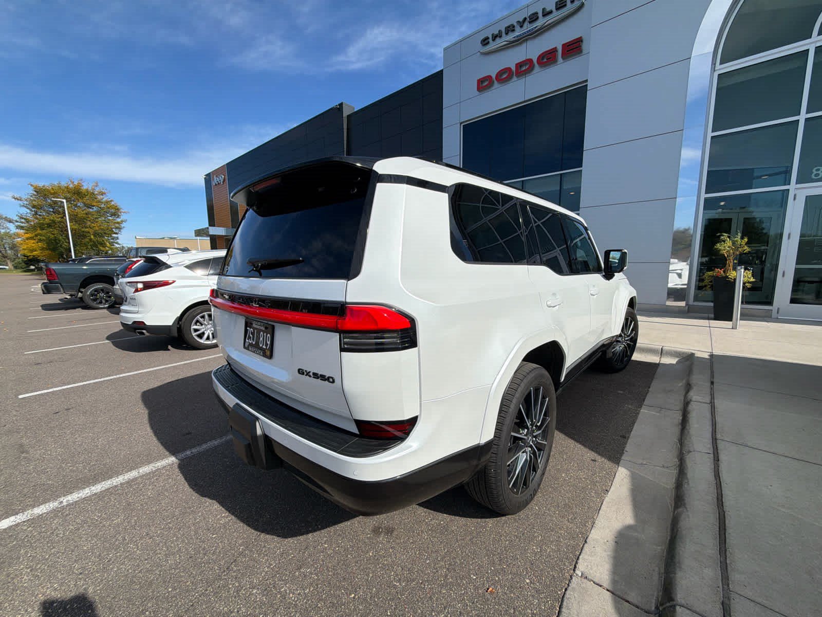 Used 2025 Lexus GX 550 w/ Accessory Package (2T) AWD/4WD image 4