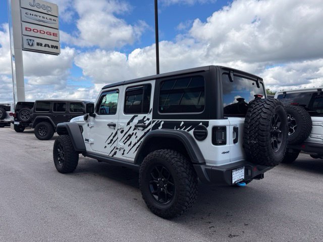 Used 2024 Jeep Wrangler Unlimited AWD/4WD image 6