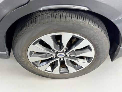 Used 2023 Subaru Outback Limited AWD/4WD image 32