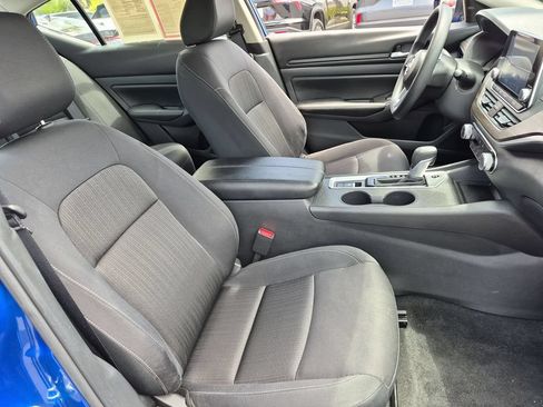 Used 2025 Nissan Altima 2.5 SV AWD/4WD image 31