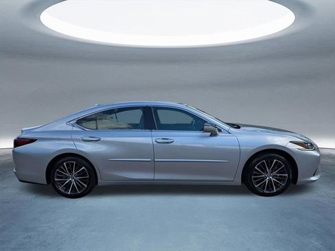 Used 2025 Lexus ES 350 w/ Premium Package FWD image 3