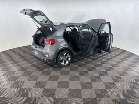 Used 2025 Hyundai Venue SEL FWD image 15