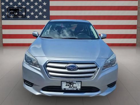 Used 2017 Subaru Legacy 2.5i Premium AWD/4WD image 2