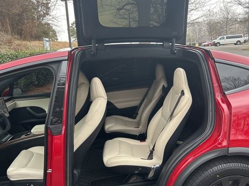 Used 2023 Tesla Model X image 28