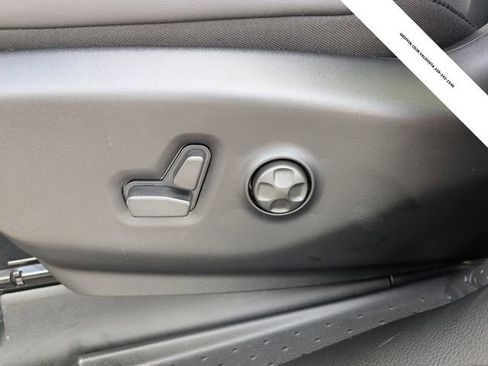 New 2026 Chrysler Pacifica Select FWD image 16