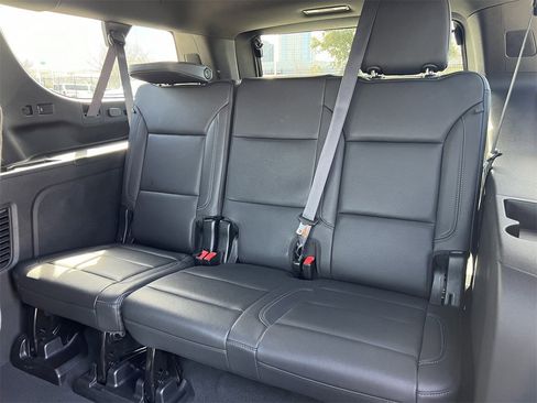 Used 2024 Chevrolet Suburban Z71 w/ Luxury Package image 26