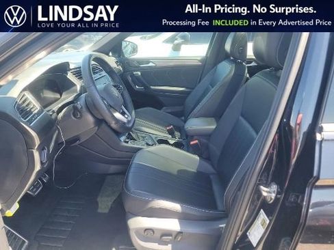 Used 2024 Volkswagen Tiguan SE R-Line AWD/4WD image 4
