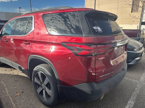 Used 2023 Chevrolet Traverse LT w/ LT Premium Package image 4