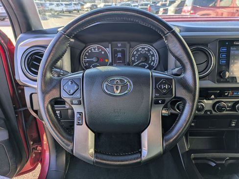 Used 2016 Toyota Tacoma SR5 image 17