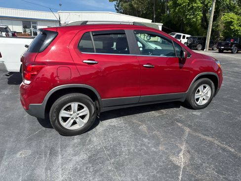 Used 2020 Chevrolet Trax LT w/ Driver Confidence Package AWD/4WD image 14