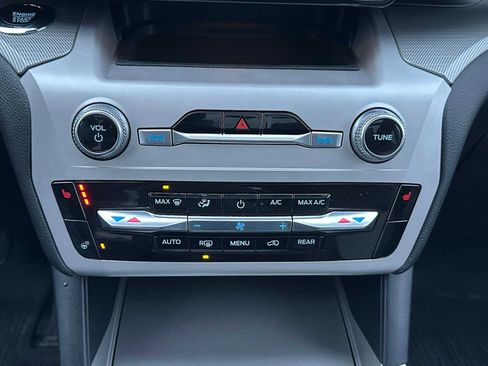 Used 2024 Ford Explorer XLT w/ Equipment Group 202A image 30