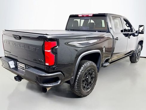 Used 2024 Chevrolet Silverado 2500 High Country w/ Midnight Edition AWD/4WD image 4