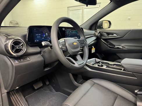 New 2026 Chevrolet Equinox LT w/ Convenience Package II image 14