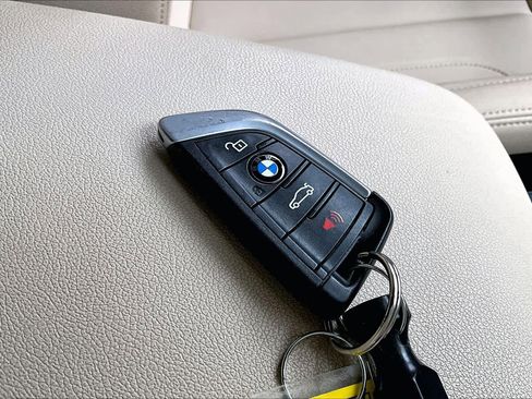 Used 2019 BMW X3 sDrive30i w/ Driving Assistance Package image 12