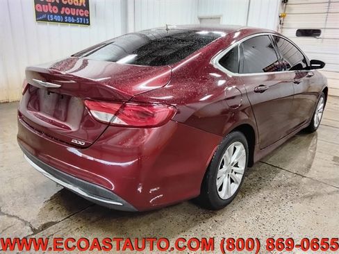 Used 2015 Chrysler 200 Limited image 3