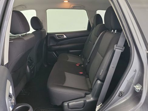 Used 2020 Nissan Pathfinder S FWD image 11
