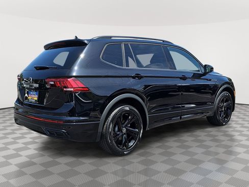 Certified 2023 Volkswagen Tiguan SE R-Line FWD image 5