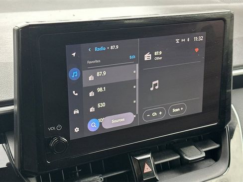 Used 2023 Toyota Corolla SE image 19