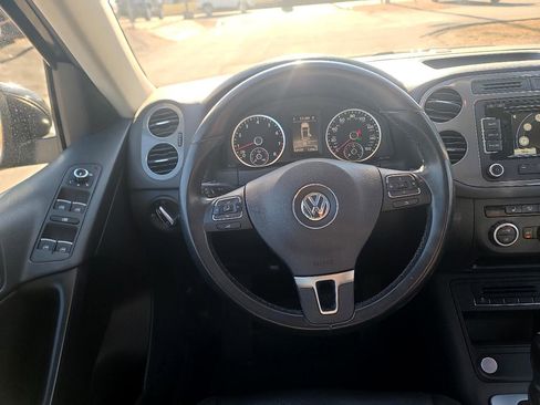 Used 2014 Volkswagen Tiguan SEL image 16