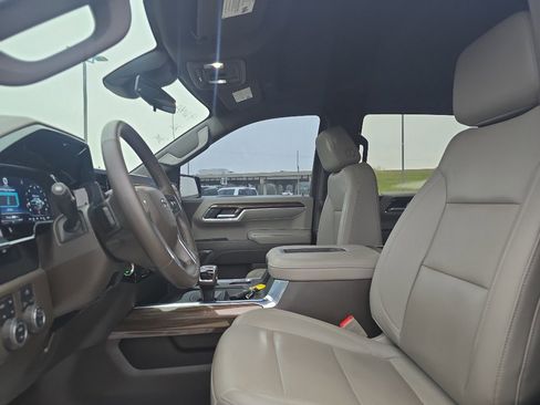 Used 2022 Chevrolet Silverado 1500 LT Trail Boss w/ Convenience Package II image 25