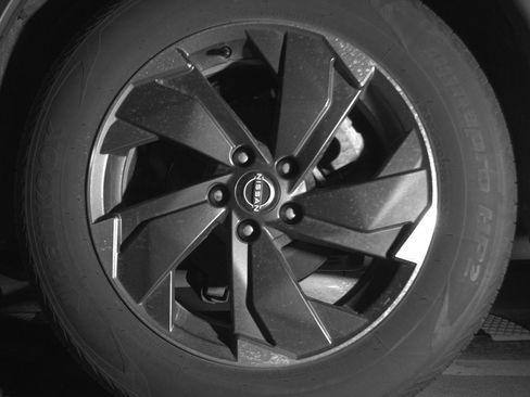 Used 2025 Nissan Rogue SV AWD/4WD image 14