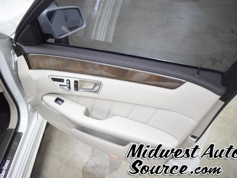 Used 2016 Mercedes-Benz E 400 4MATIC Sedan image 30
