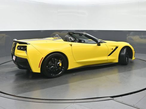 Used 2016 Chevrolet Corvette Stingray Convertible RWD image 3