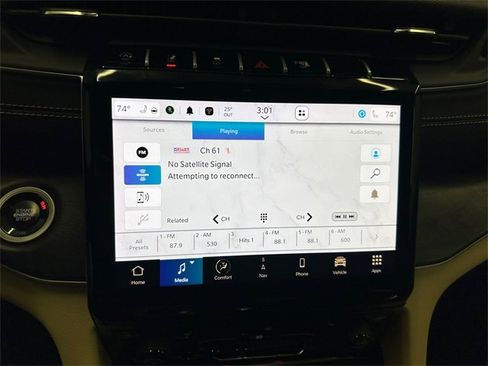 Used 2024 Jeep Grand Cherokee Limited w/ Black Appearance Package image 33