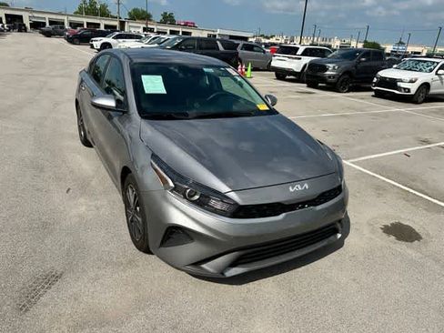 Used 2024 Kia Forte LXS FWD image 17