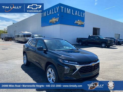 New 2026 Chevrolet Trax LS w/ LS Convenience Package FWD image 1
