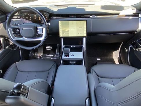 New 2025 Land Rover Range Rover Long Wheelbase SE image 14