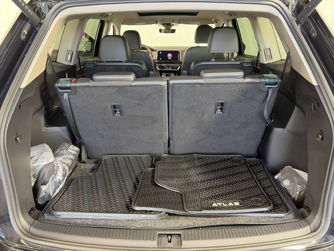 Used 2025 Volkswagen Atlas SEL image 15