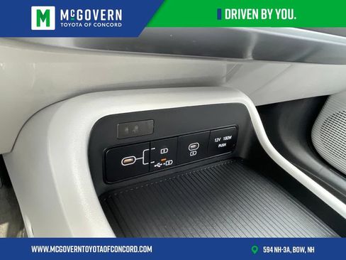 Used 2025 Hyundai Kona SEL AWD/4WD image 24