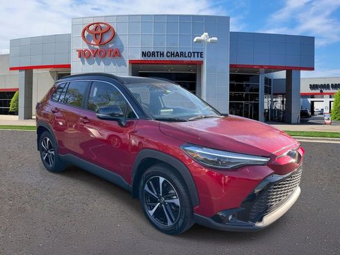 Used 2025 Toyota Corolla Cross AWD Hybrid w/ Convenience Package image 3