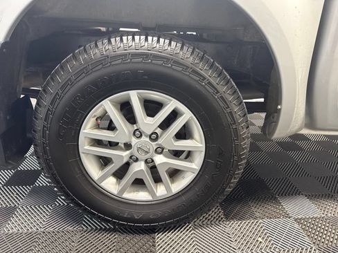Used 2017 Nissan Frontier SV AWD/4WD image 5