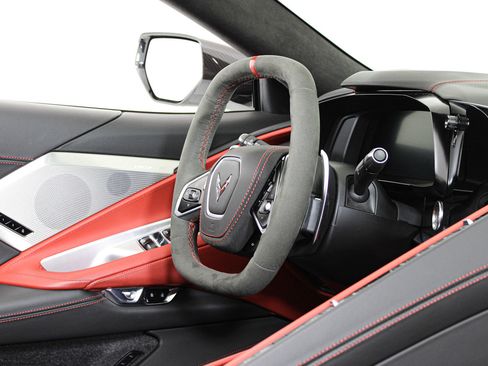 Used 2022 Chevrolet Corvette Stingray Premium Conv w/ Z51 Performance Package RWD image 32