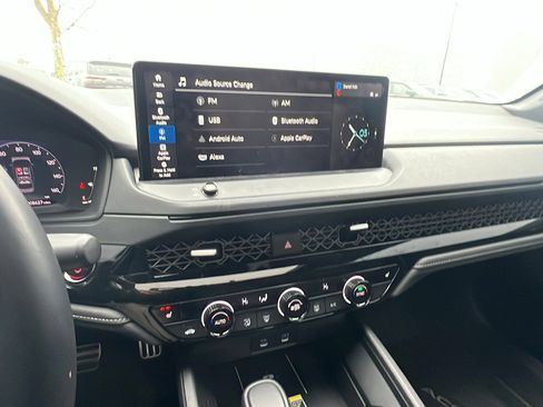 Used 2025 Honda Accord Sport image 32