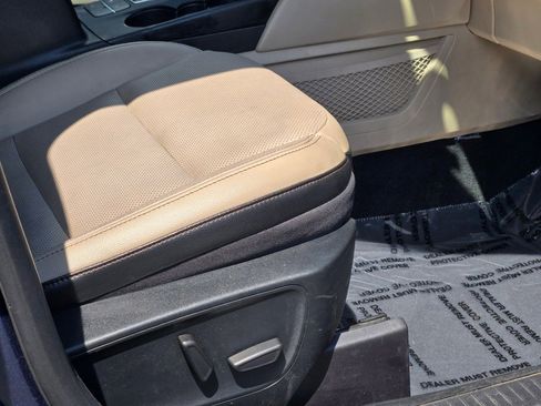 Used 2020 Ford Escape Titanium w/ Titanium Premium Package 2.0 image 7