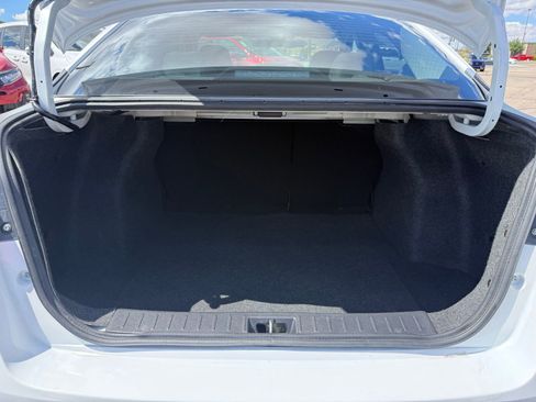 Used 2020 Nissan Versa S image 36