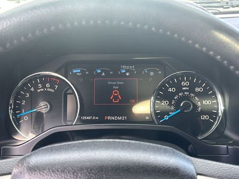 Used 2016 Ford F150 Platinum w/ Equipment Group 701A Luxury AWD/4WD image 28