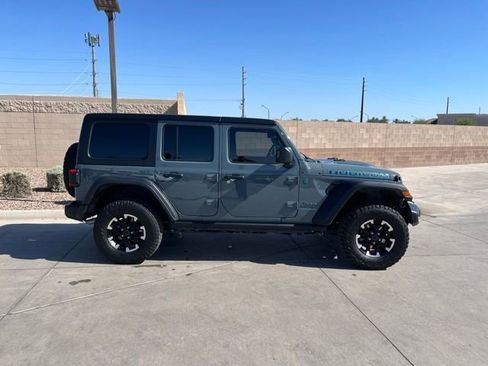 Used 2024 Jeep Wrangler Unlimited Rubicon 4xe w/ Technology Group AWD/4WD image 3