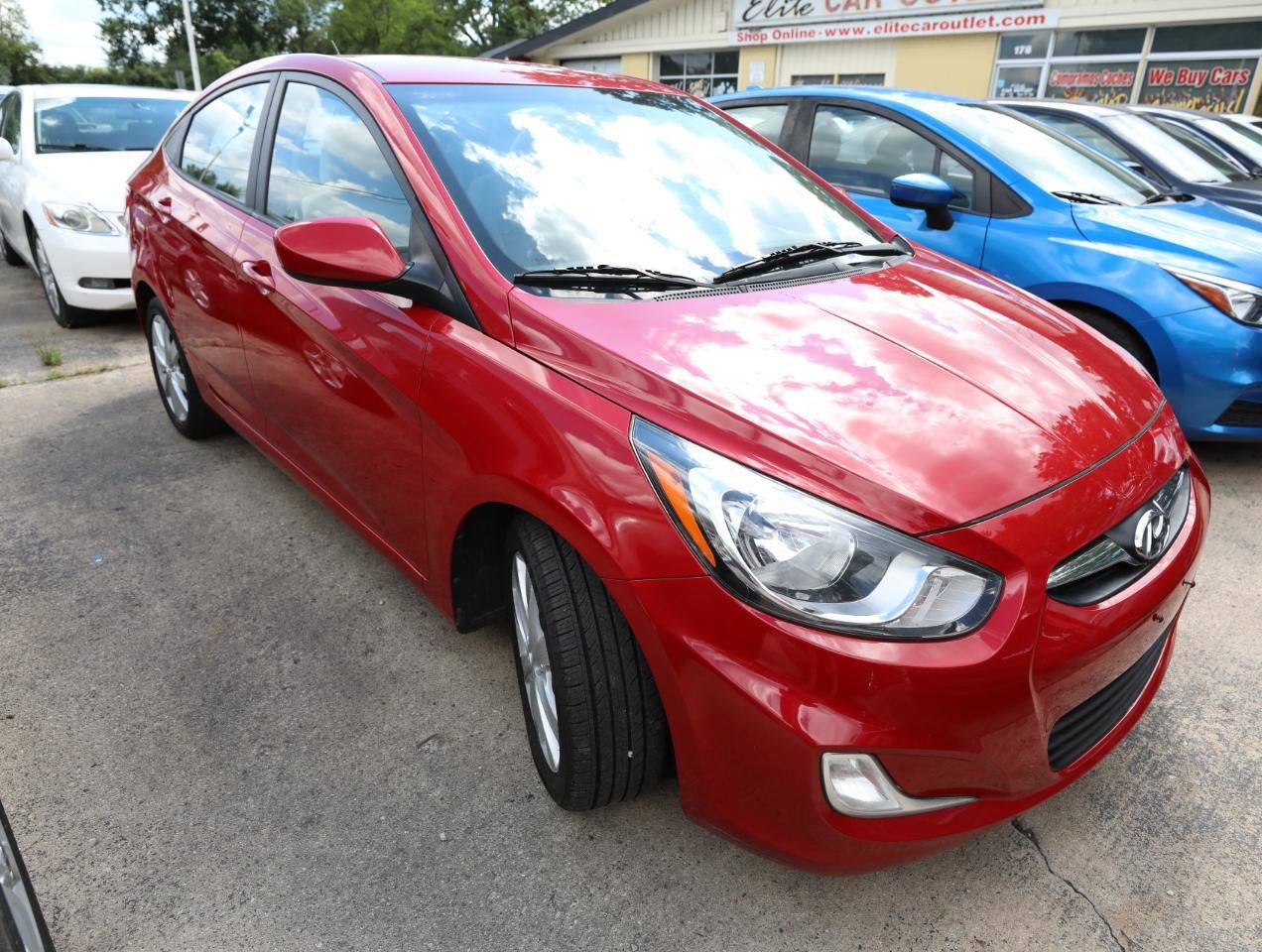 Used 2013 Hyundai Accent GLS w/ Premium Pkg FWD image 4