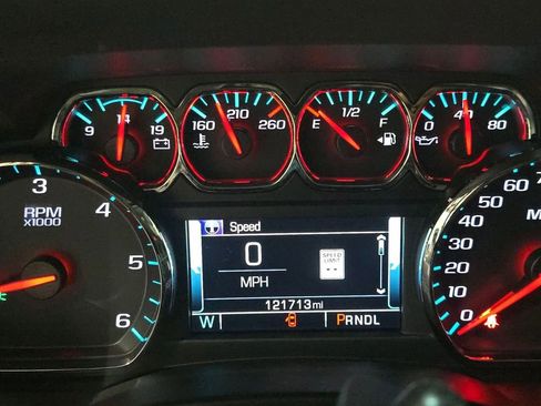 Used 2019 Chevrolet Suburban LT image 5