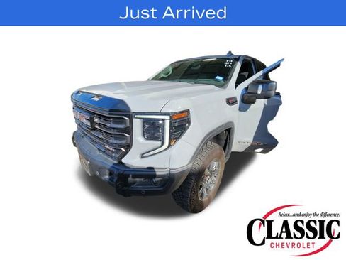 Used 2024 GMC Sierra 1500 AT4X AWD/4WD image 4