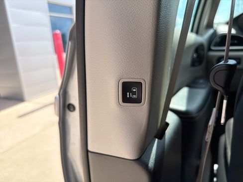 Used 2023 Chrysler Voyager LX FWD image 27